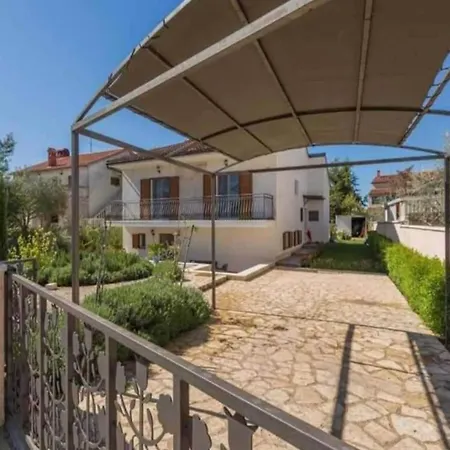Daire Two Bedroom With Terrace Pula