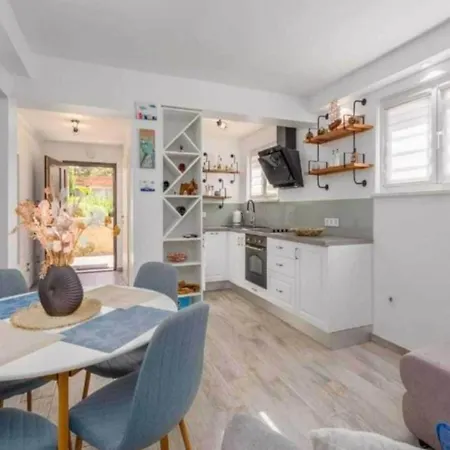Two Bedroom With Terrace Daire Pula