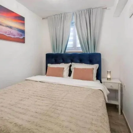 Two Bedroom With Terrace Апартаменты Пула