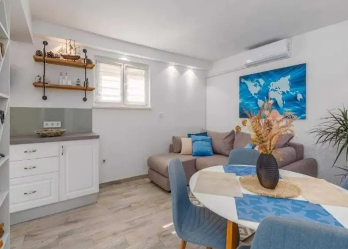 Two Bedroom With Terrace דירה *