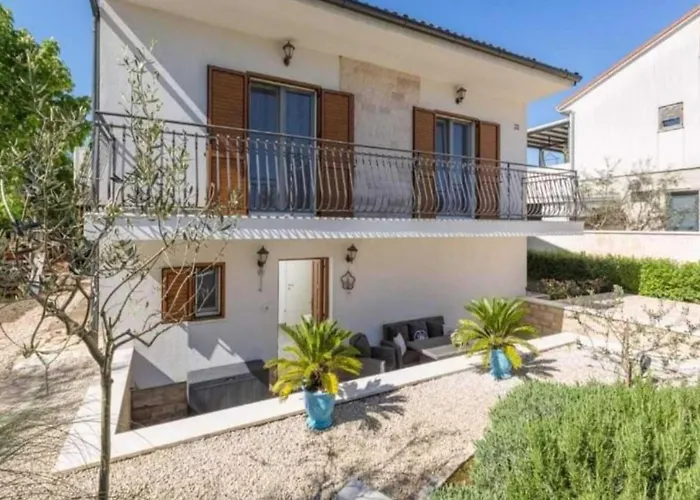 Daire Two Bedroom With Terrace *